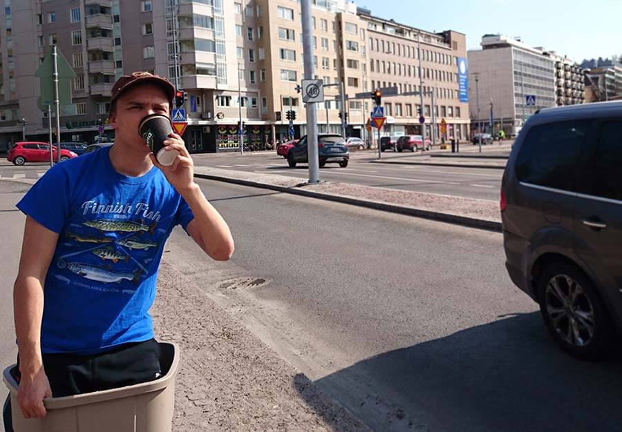 Leipäteatterin Kasperi Hulkkonen saapuu esitysvierailulle Lahteen